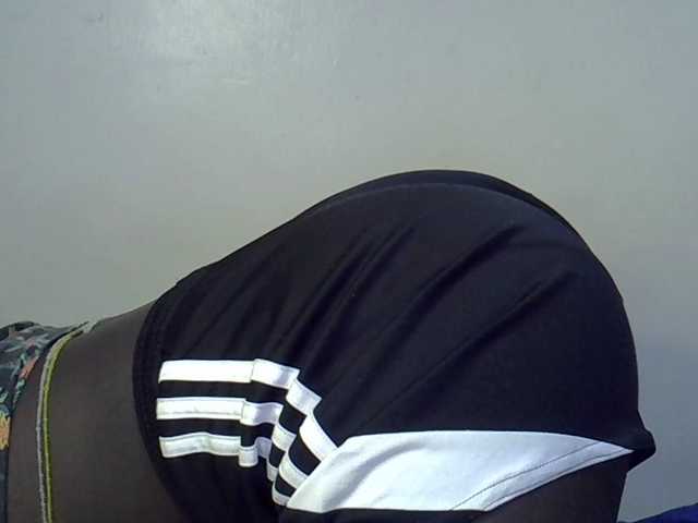 miss-vibes live cam on BongaCams
