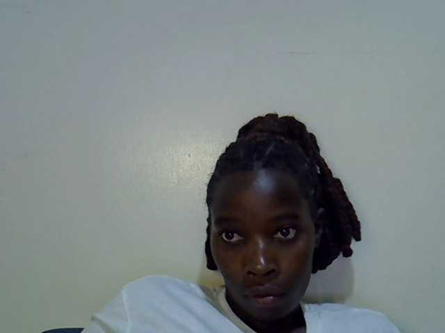 miss-vibes live cam on BongaCams