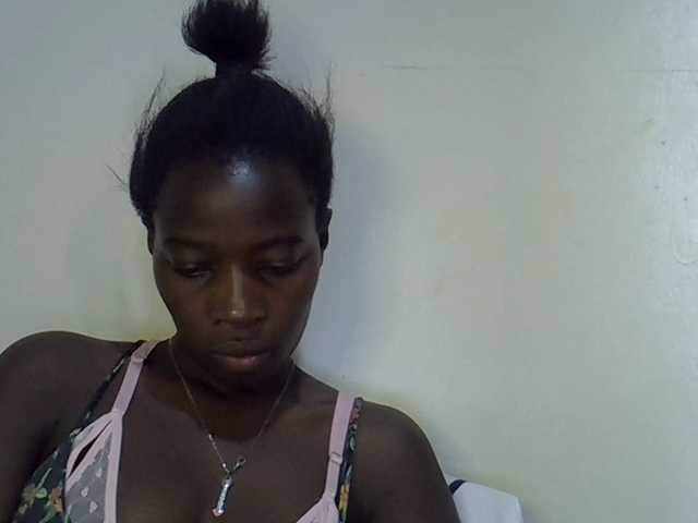 miss-vibes live cam on BongaCams