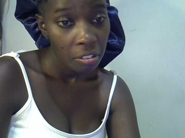 miss-vibes live cam on BongaCams
