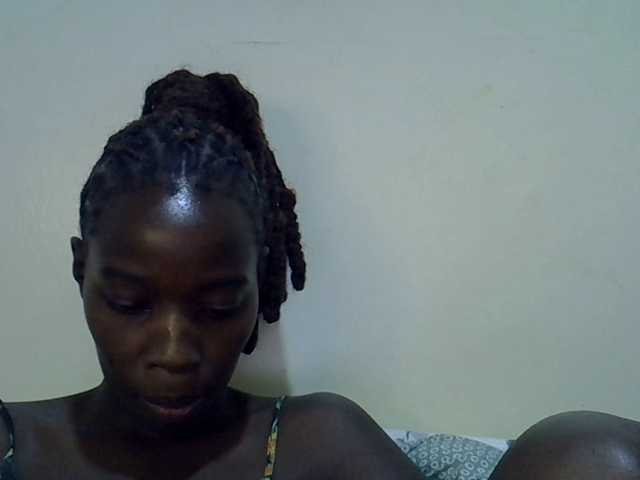 miss-vibes live cam on BongaCams