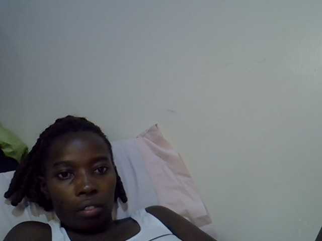miss-vibes live cam on BongaCams