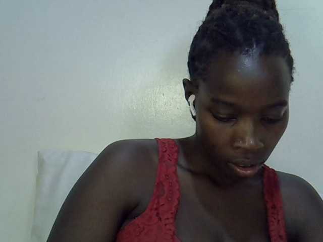 miss-vibes live cam on BongaCams