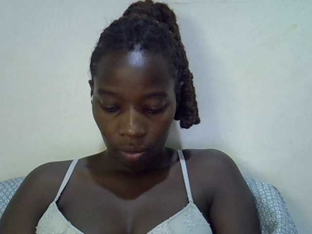 miss-vibes live cam on BongaCams