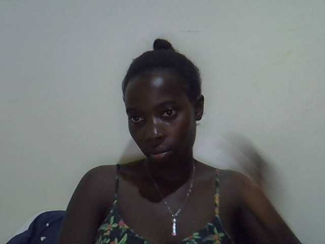 miss-vibes live cam on BongaCams