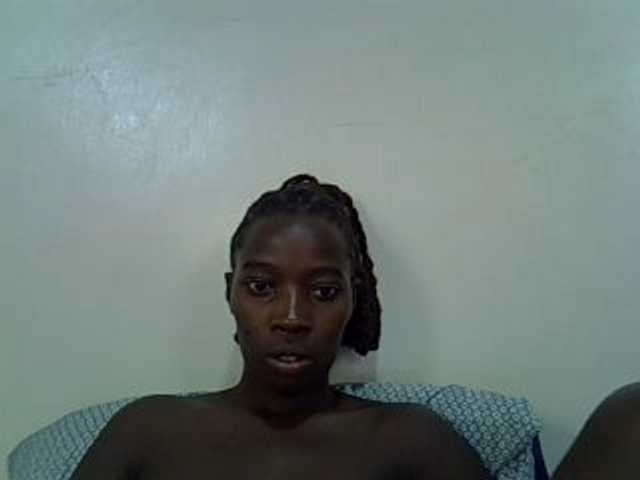 miss-vibes live cam on BongaCams