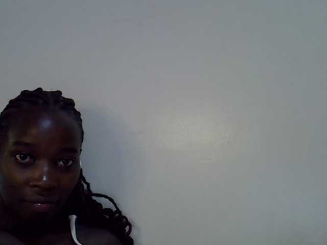 miss-vibes live cam on BongaCams