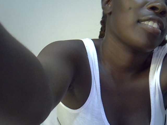 miss-vibes live cam on BongaCams