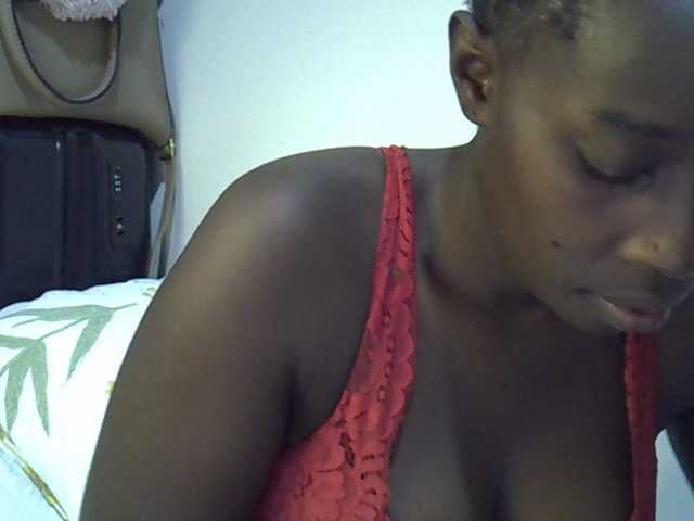miss-vibes live cam on BongaCams