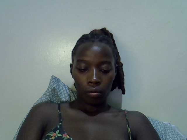 miss-vibes live cam on BongaCams