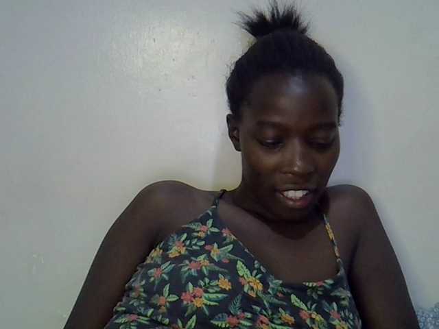 miss-vibes live cam on BongaCams