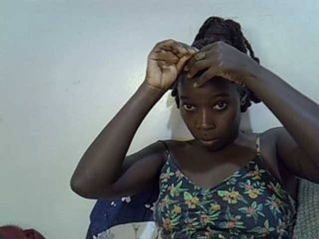 miss-vibes live cam on BongaCams