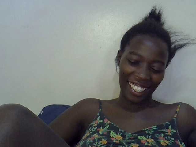 miss-vibes live cam on BongaCams