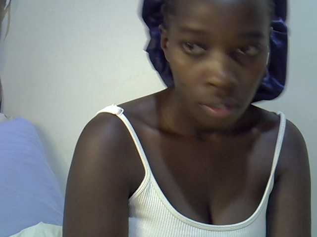 miss-vibes live cam on BongaCams