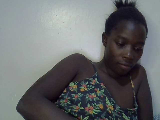 miss-vibes live cam on BongaCams