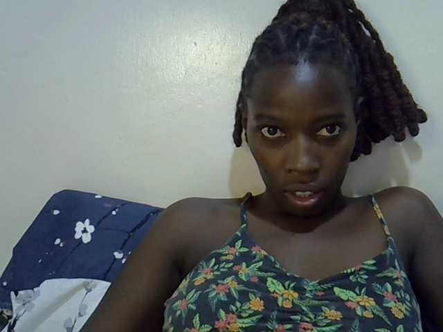 miss-vibes live cam on BongaCams
