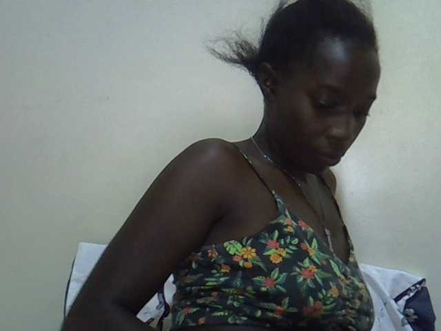 miss-vibes live cam on BongaCams