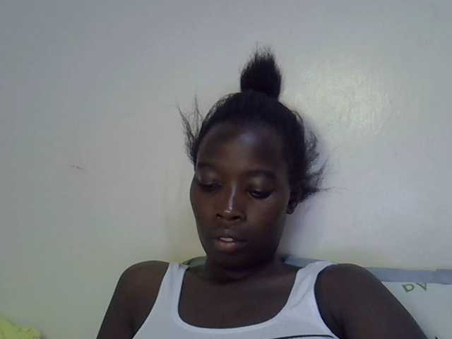 miss-vibes live cam on BongaCams