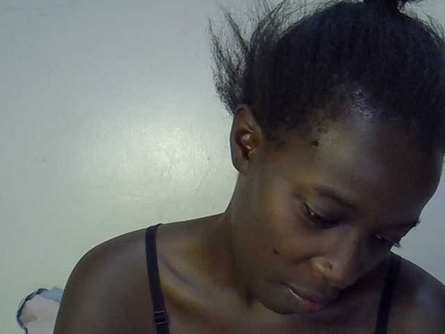 miss-vibes live cam on BongaCams