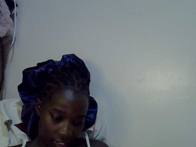 miss-vibes live cam on BongaCams