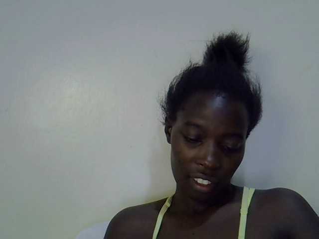 miss-vibes live cam on BongaCams