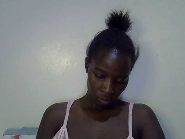 miss-vibes live cam on BongaCams