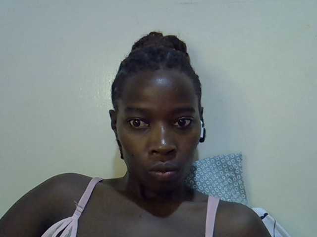 miss-vibes live cam on BongaCams