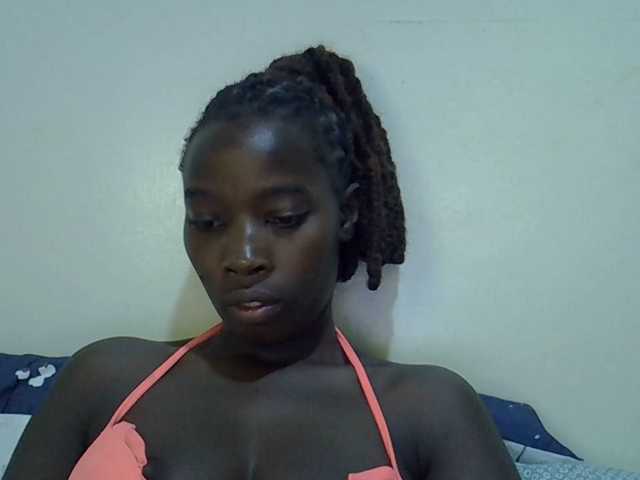 miss-vibes live cam on BongaCams