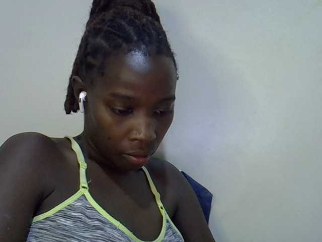 miss-vibes — live female cam