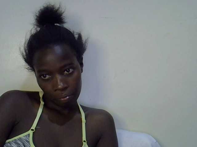 miss-vibes live cam on BongaCams