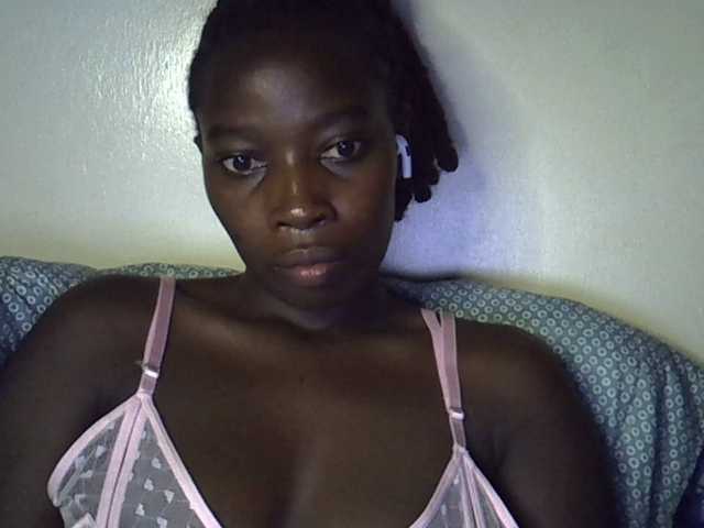 miss-vibes live cam on BongaCams