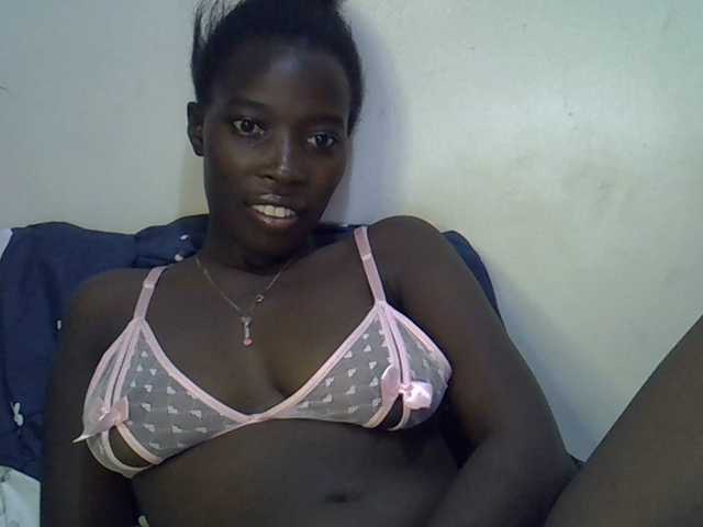 miss-vibes live cam on BongaCams