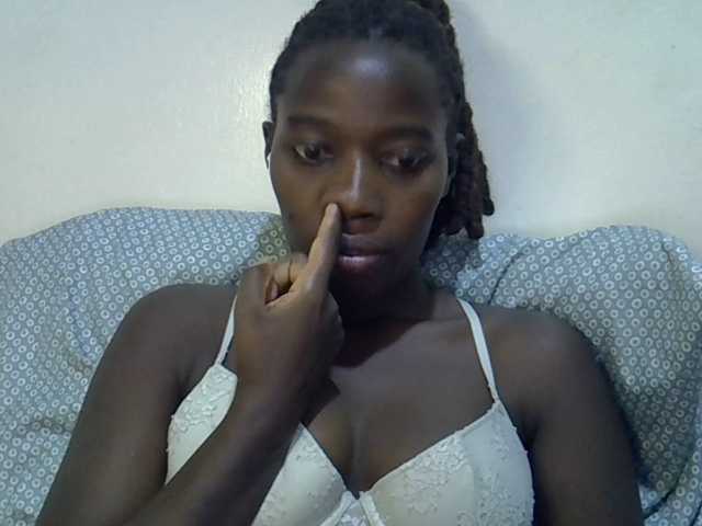 miss-vibes live cam on BongaCams