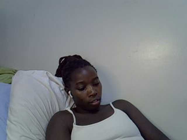 miss-vibes live cam on BongaCams