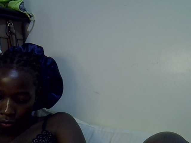 miss-vibes live cam on BongaCams