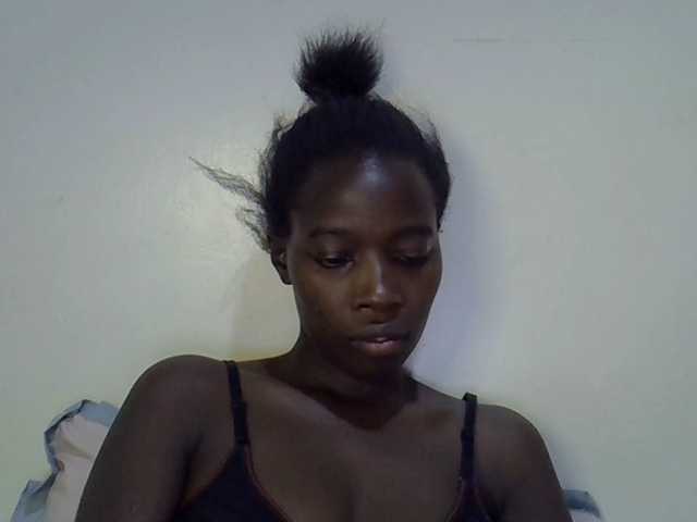 miss-vibes live cam on BongaCams
