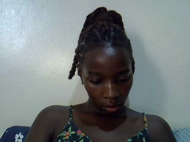 miss-vibes live cam on BongaCams