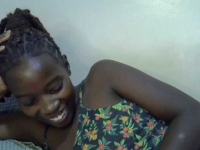 miss-vibes live cam on BongaCams