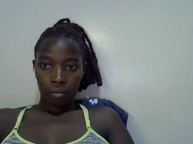 miss-vibes live cam on BongaCams