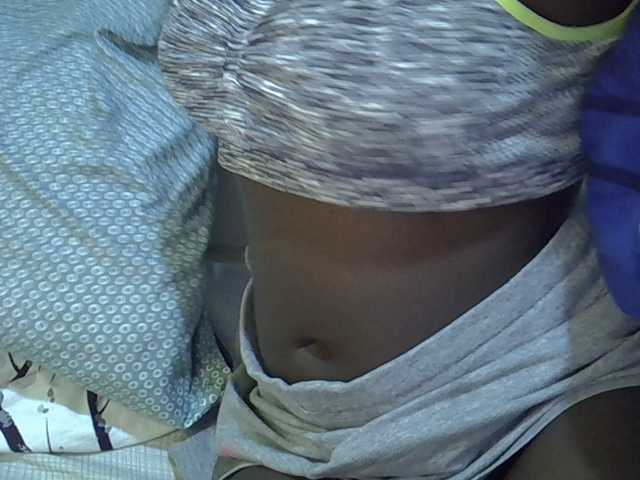 miss-vibes live cam on BongaCams