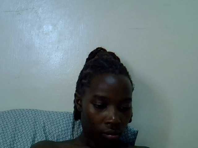 miss-vibes live cam on BongaCams