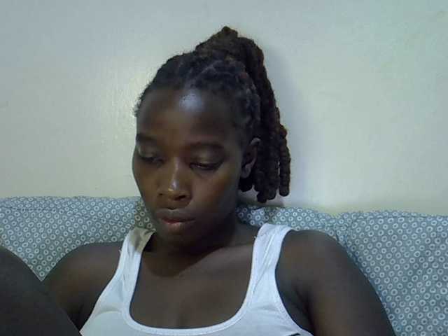 miss-vibes live cam on BongaCams