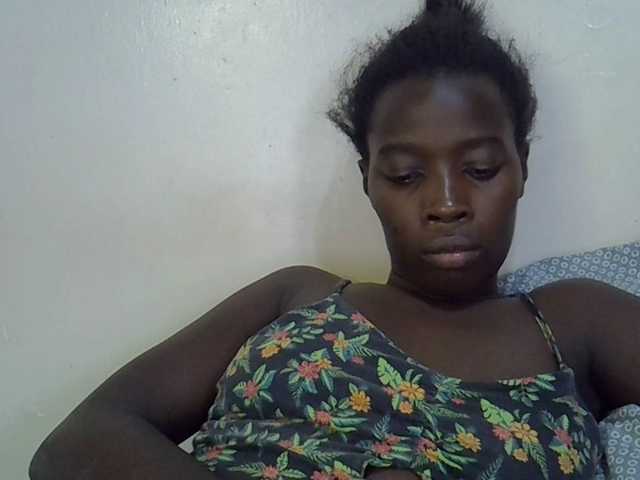 miss-vibes live cam on BongaCams