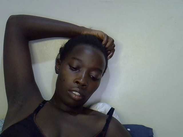 miss-vibes live cam on BongaCams