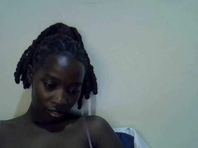 miss-vibes live cam on BongaCams