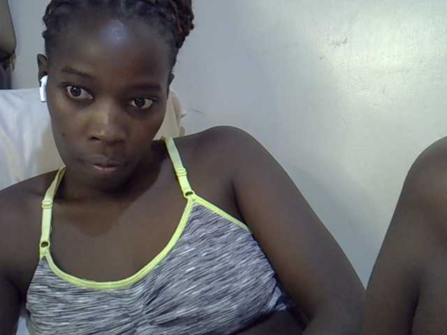 miss-vibes live cam on BongaCams