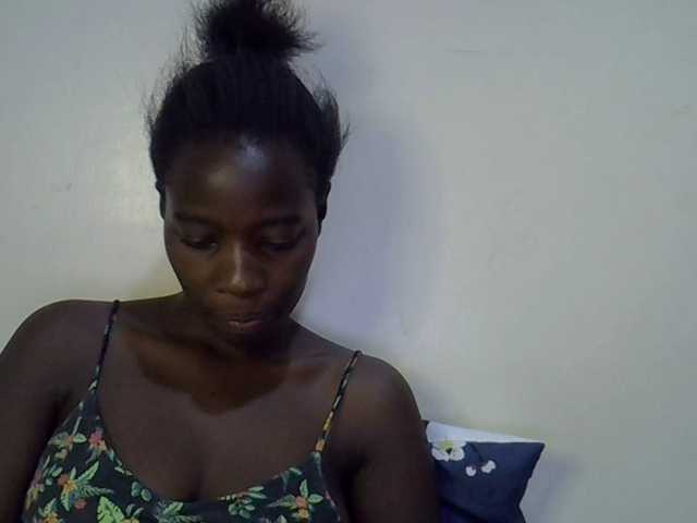 miss-vibes live cam on BongaCams