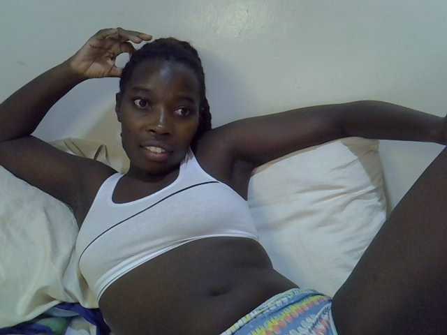 miss-vibes live cam on BongaCams