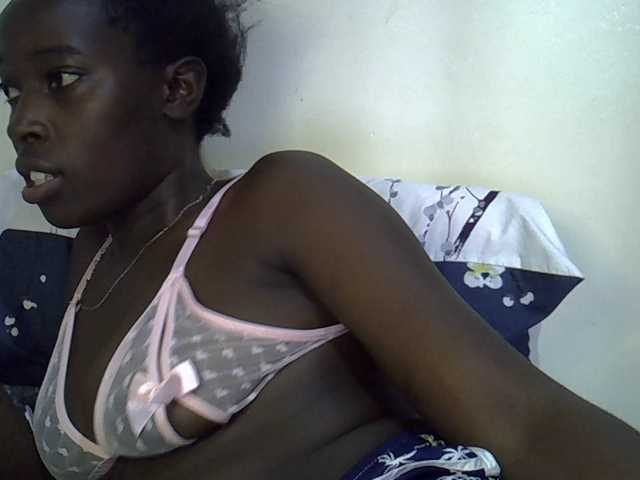 miss-vibes live cam on BongaCams