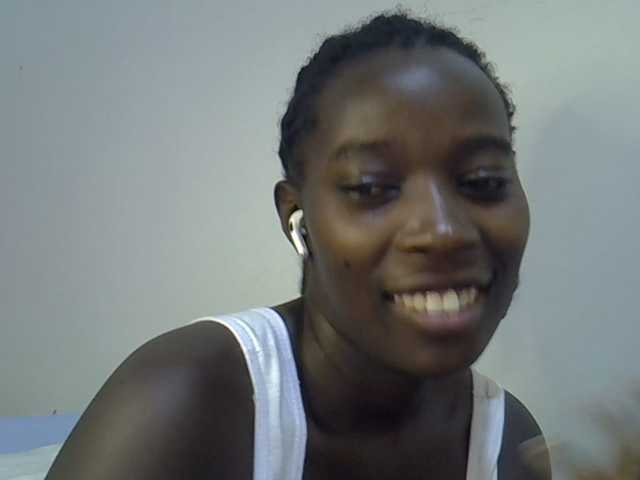 miss-vibes live cam on BongaCams